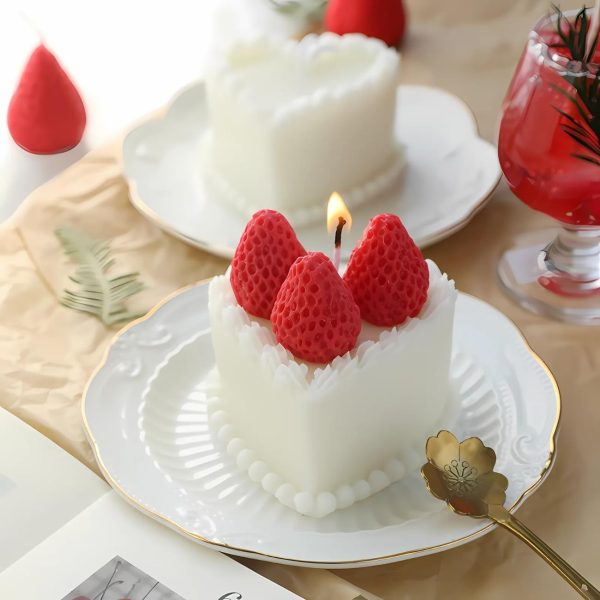 img-1a3d9a05133813eebe0f Strawberry Cake Scented Candle