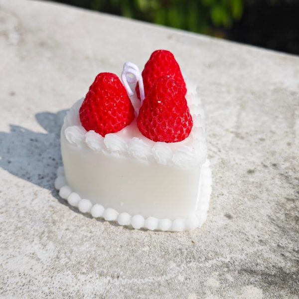 img-a2d697f582bb5fb3f8f2 Strawberry Cake Scented Candle